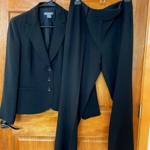 Classic black Ann Taylor Suit 8P